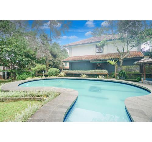 Best Price on Dancenter Bogor near Taman Safari formerly <b>Hotel</b> ...