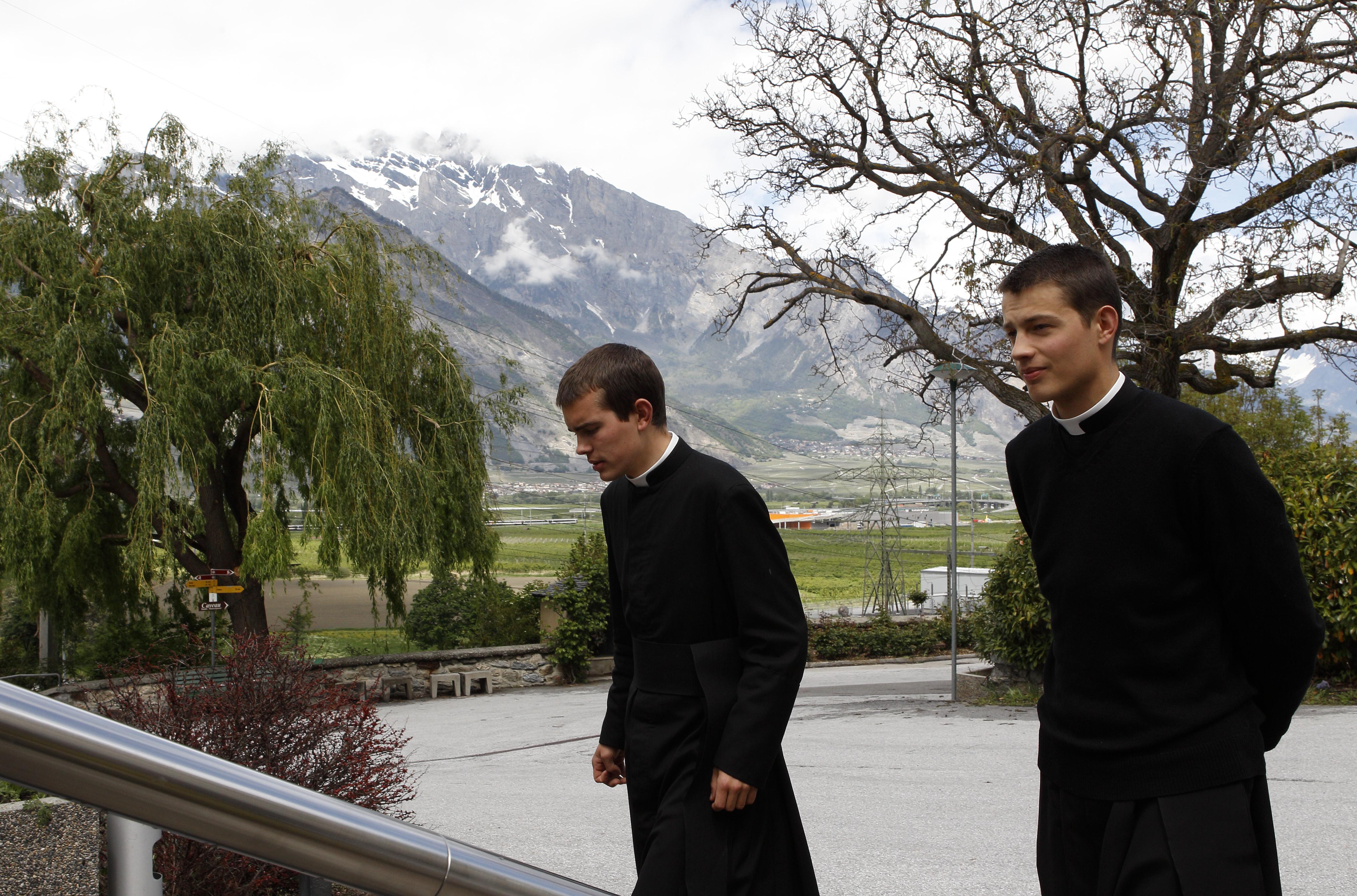 SSPX head claims pope is encouraging error | America Magazine