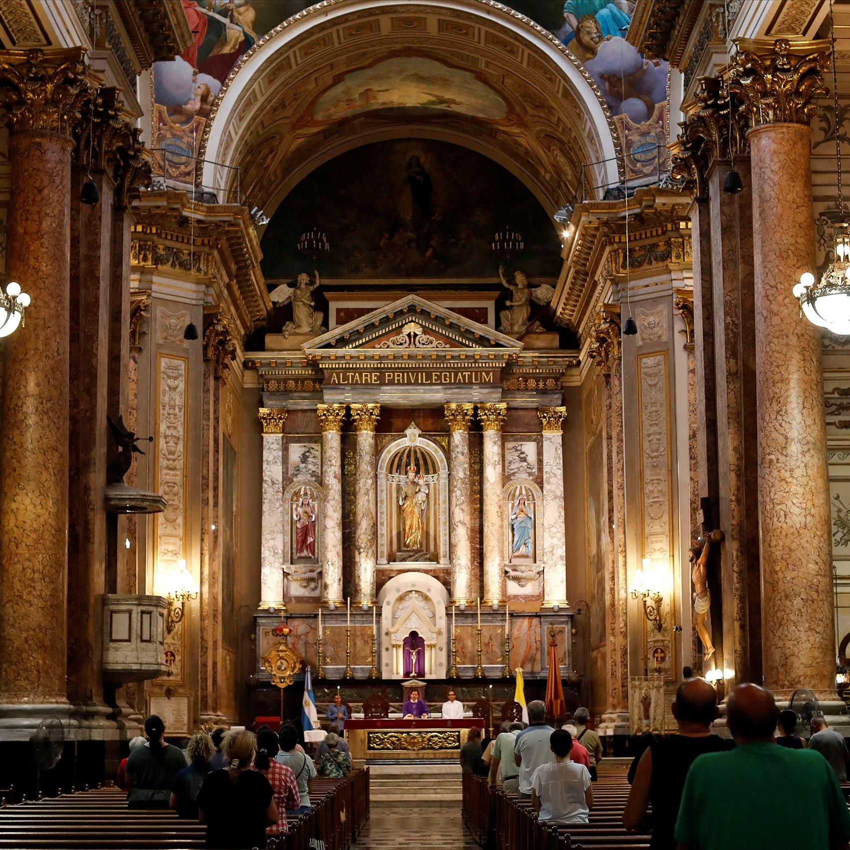 What's Behind the Fight Between Pope Francis and the Latin Mass ...