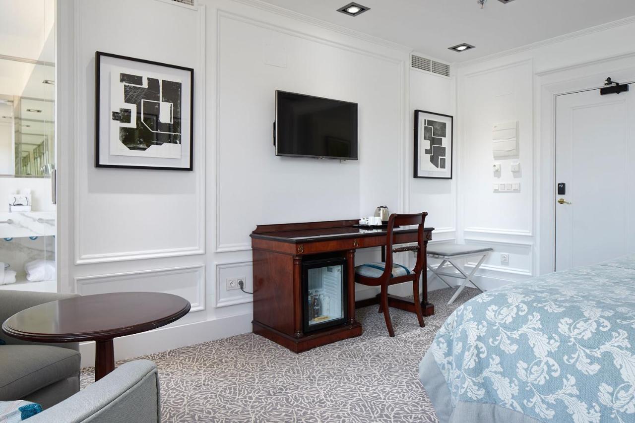 Classic Double or Twin Room Sea View