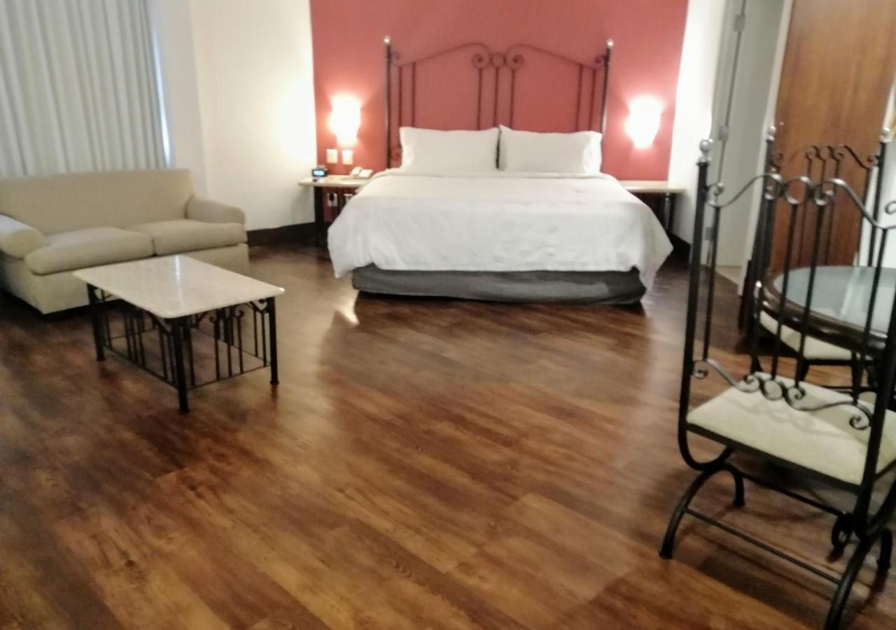 King Suite with Juarez Avenue View - Non-Smoking