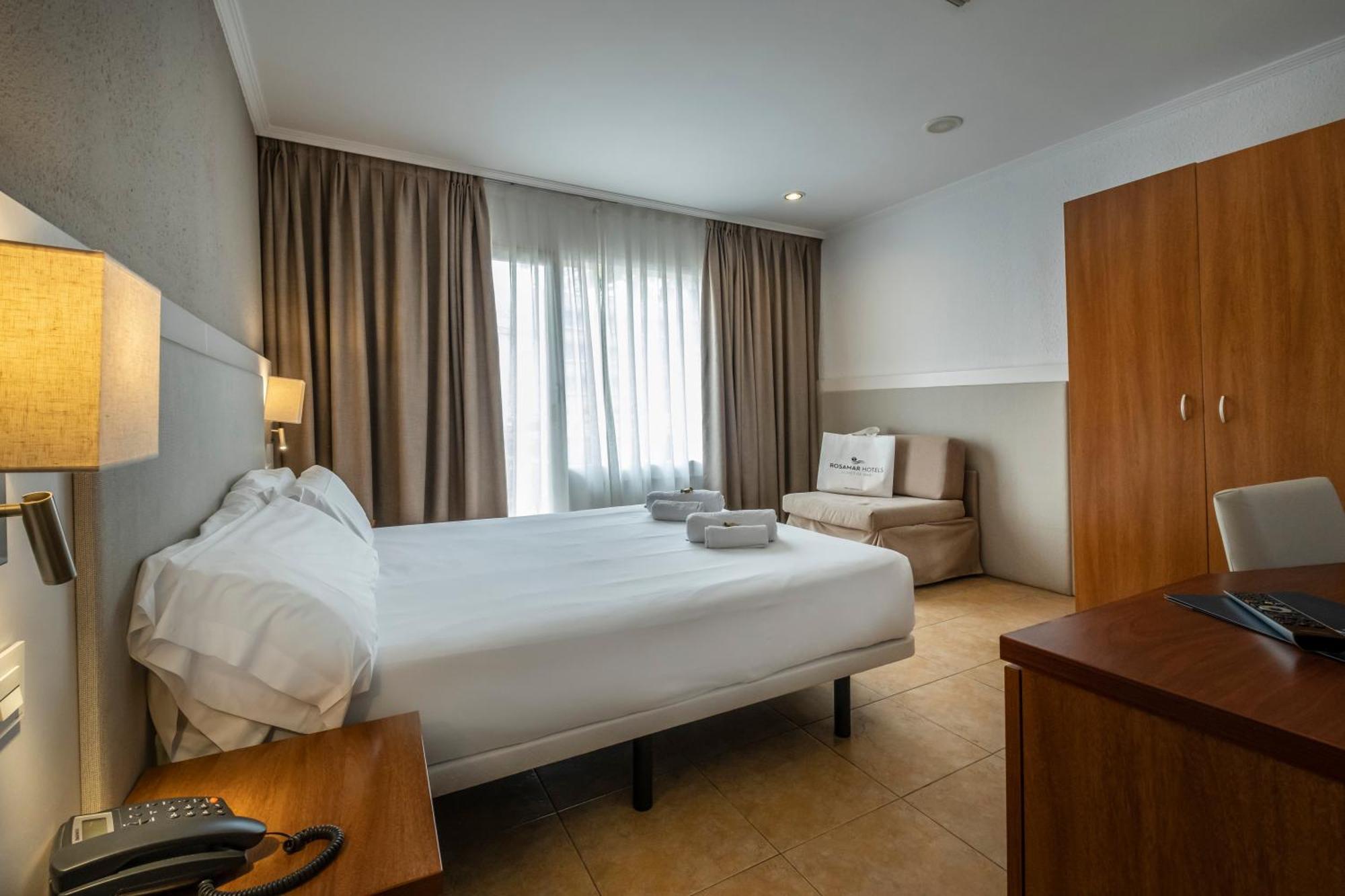 Double or Twin Room with Extra Bed (2 Adults + 1 Child),701417368:JPEG