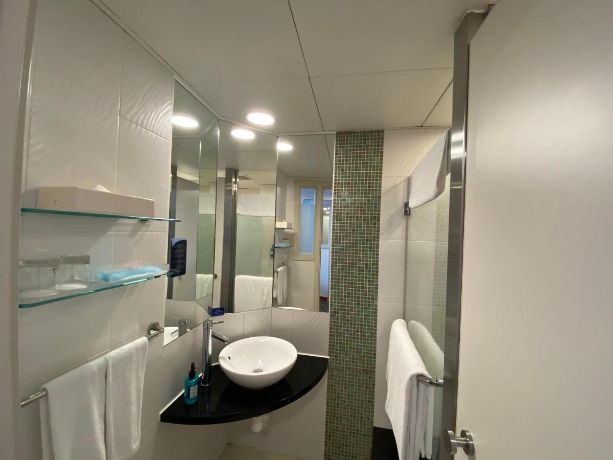 Quadruple Room with Sea View (3 Adults + 1 Child)