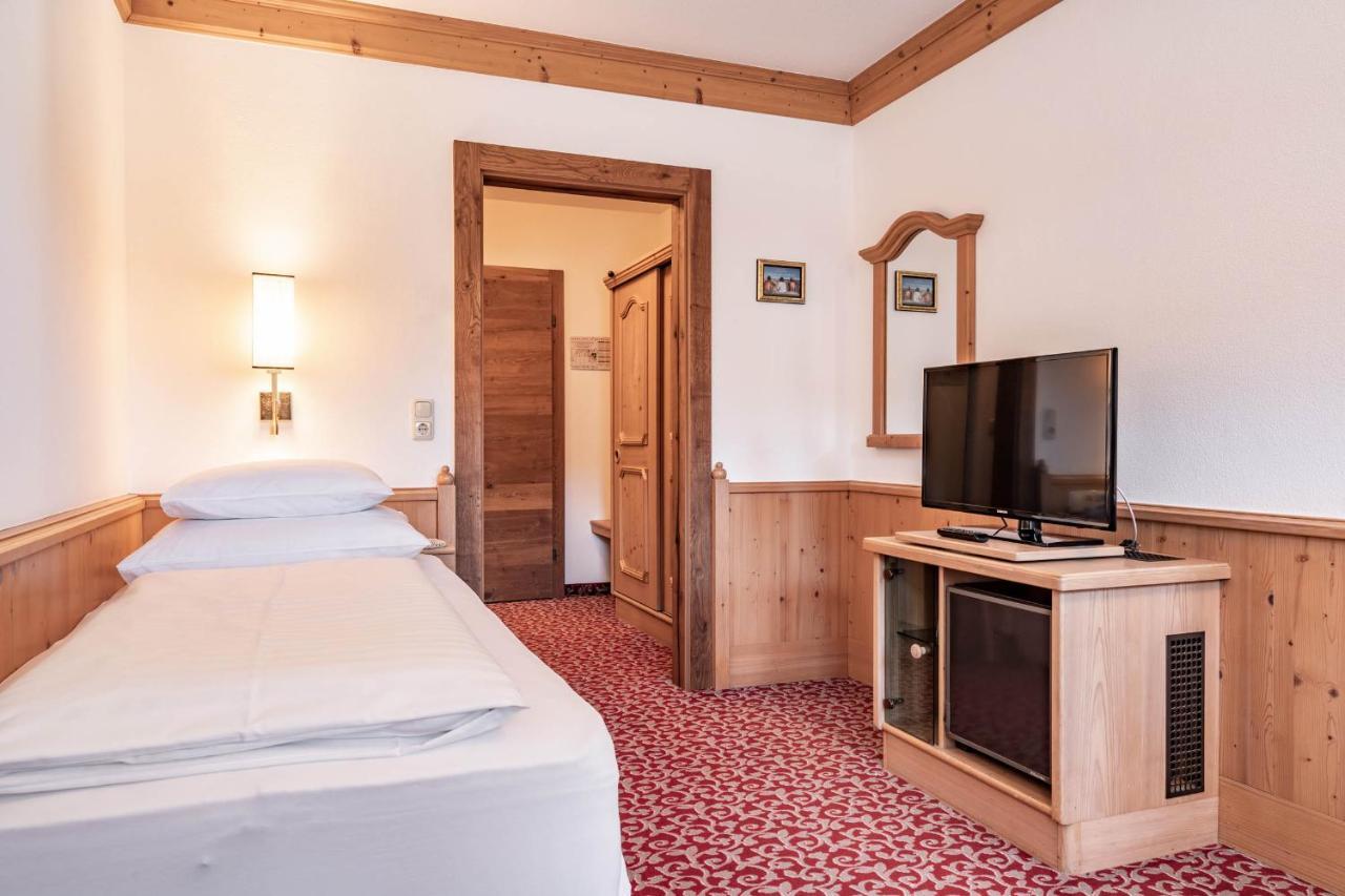 Single Room,1589361085:JPEG