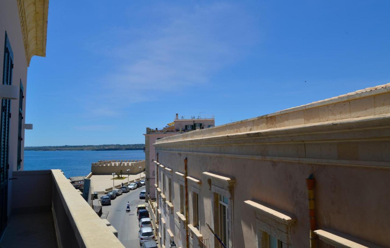 Double or Twin Room Sea View