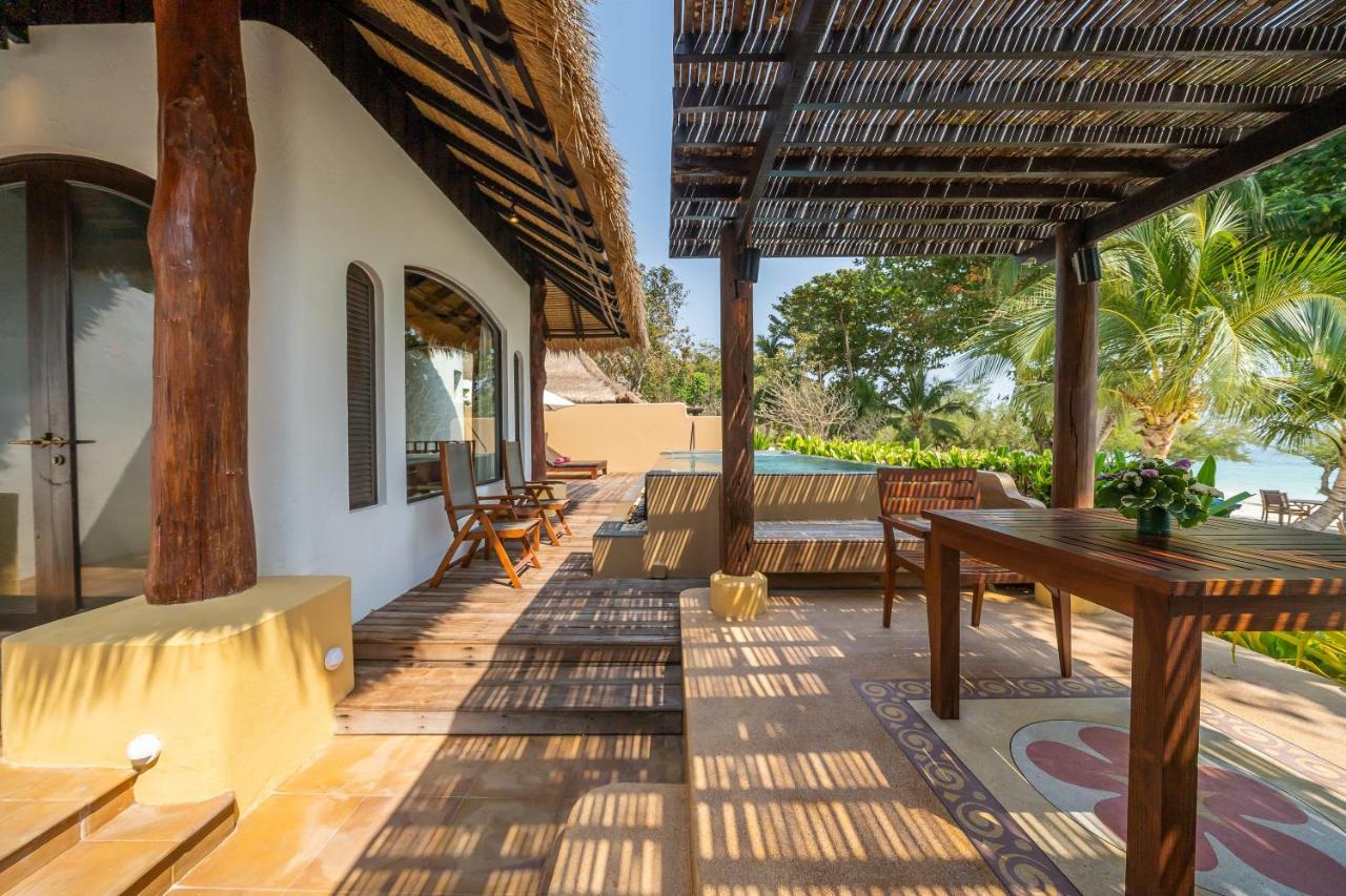 Villa met Eigen Zwembad aan het Strand
