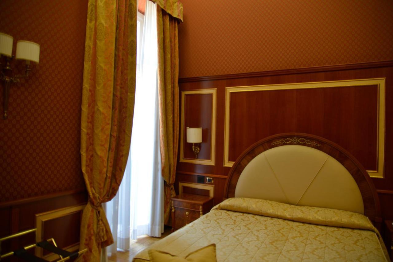 Double or Twin Room Sea View