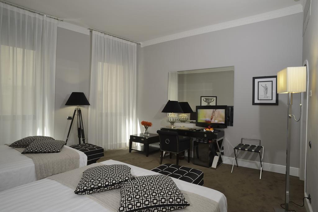 Classic Quadruple Room
