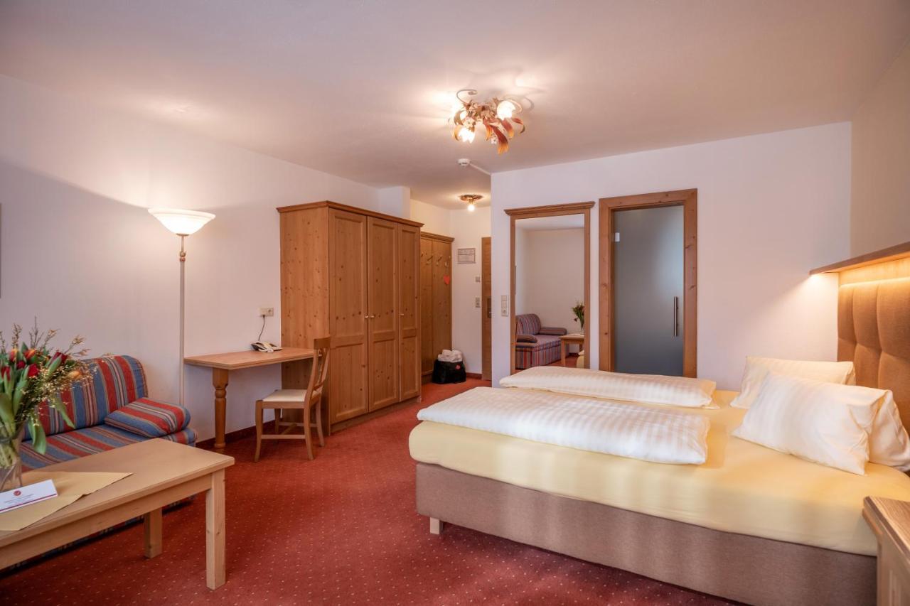 Double Room with Balcony,666404784:JPEG