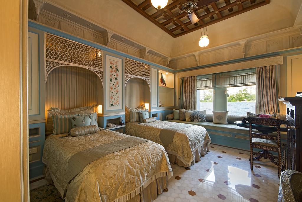 Camera Luxury Doppia con Letti Singoli con Vista Lago