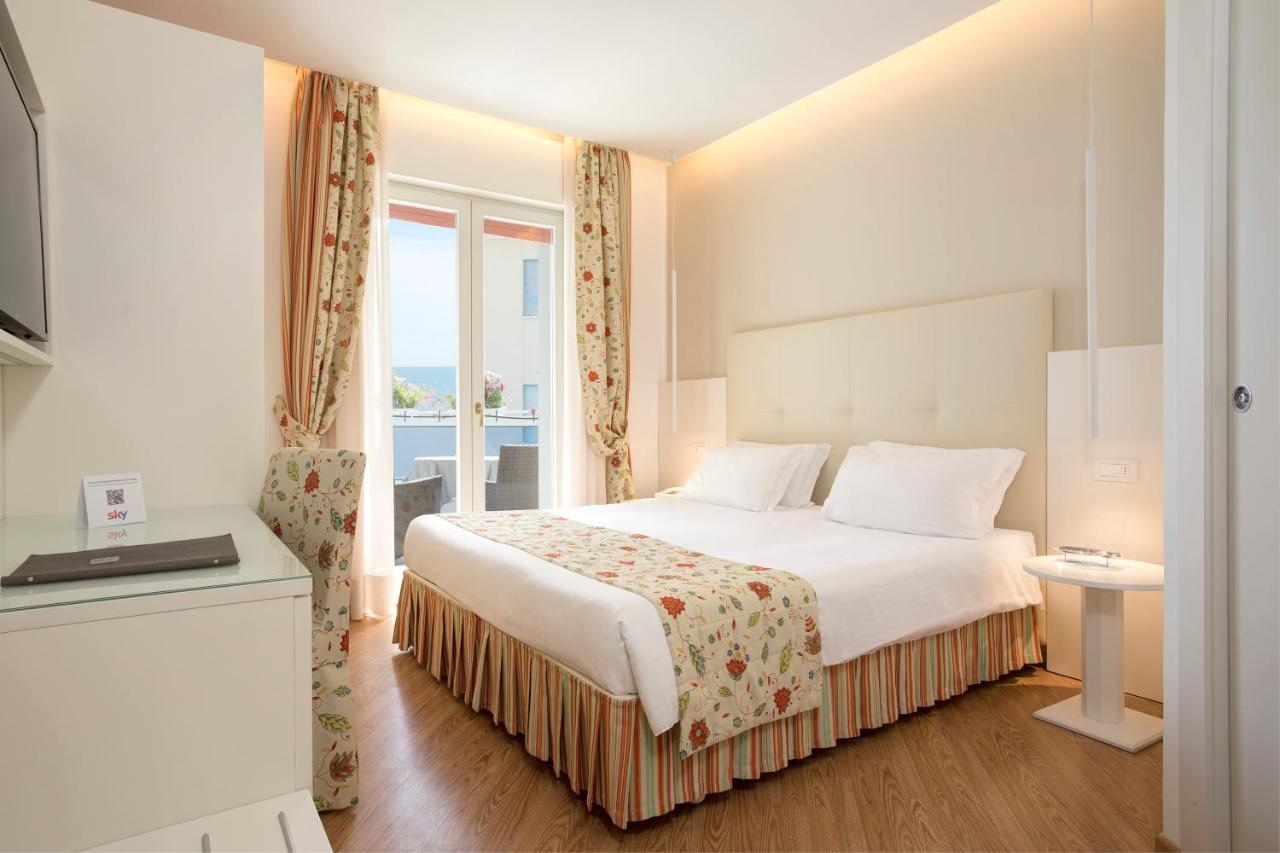 Double Room with Partial Sea View,1127151393:JPEG