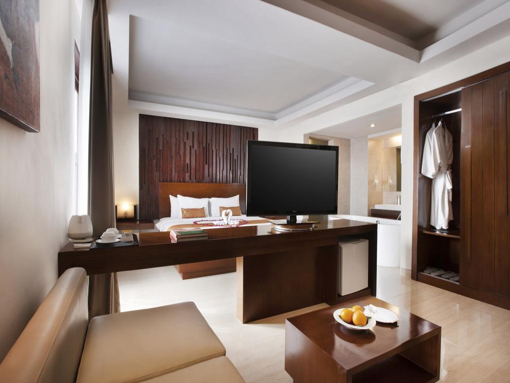 Honeymoon King Suite
