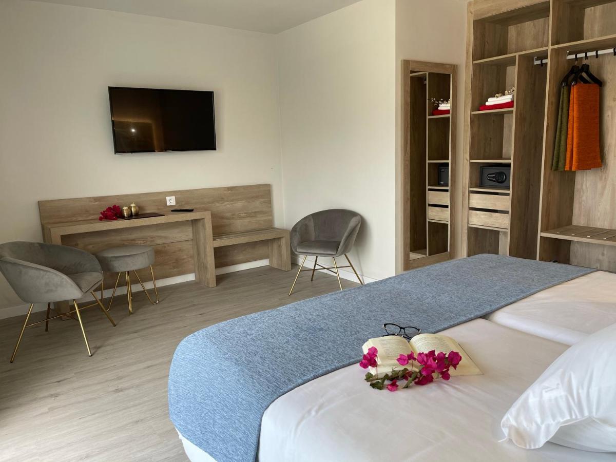 Single Room Balcony