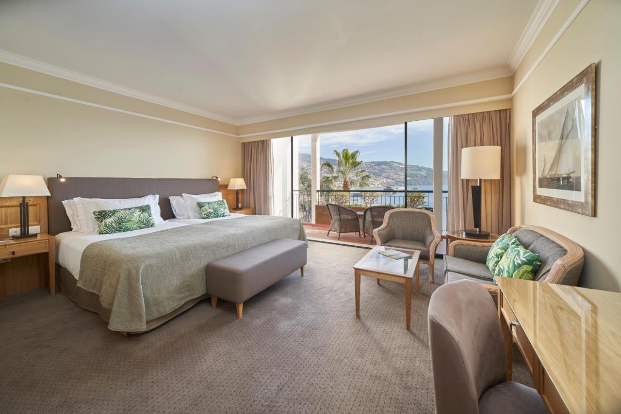 Twin Room with Sea and City View,1765157464:JPEG