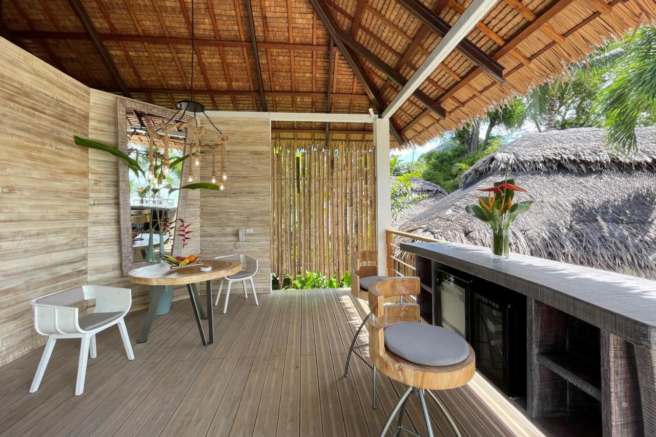 Villa met Uitzicht op Zee en een Zwembad