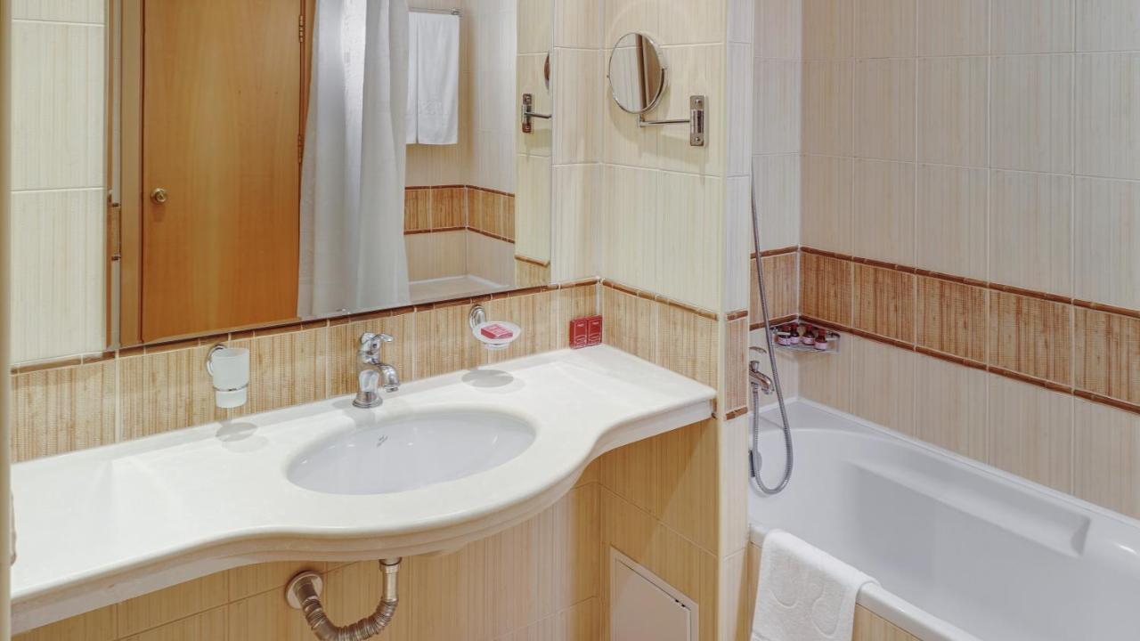 Habitación Doble Estándar con vistas al mar para uso individual - 2 camas