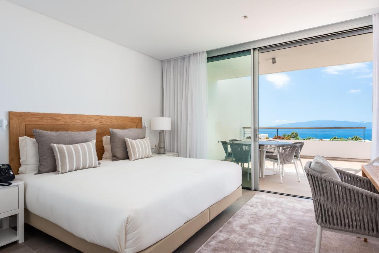 Two-Bedroom Suite Sea View