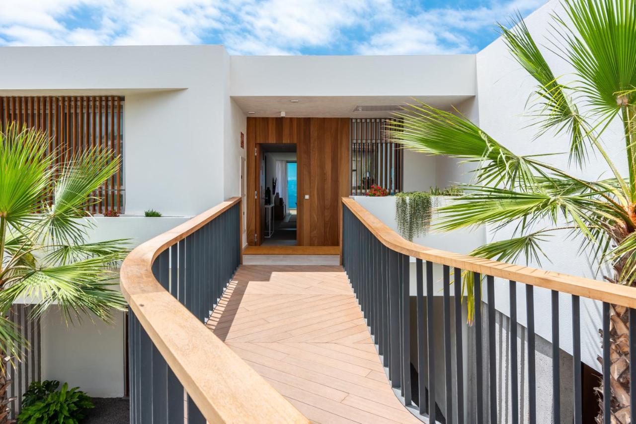 One-Bedroom Suite Sea View