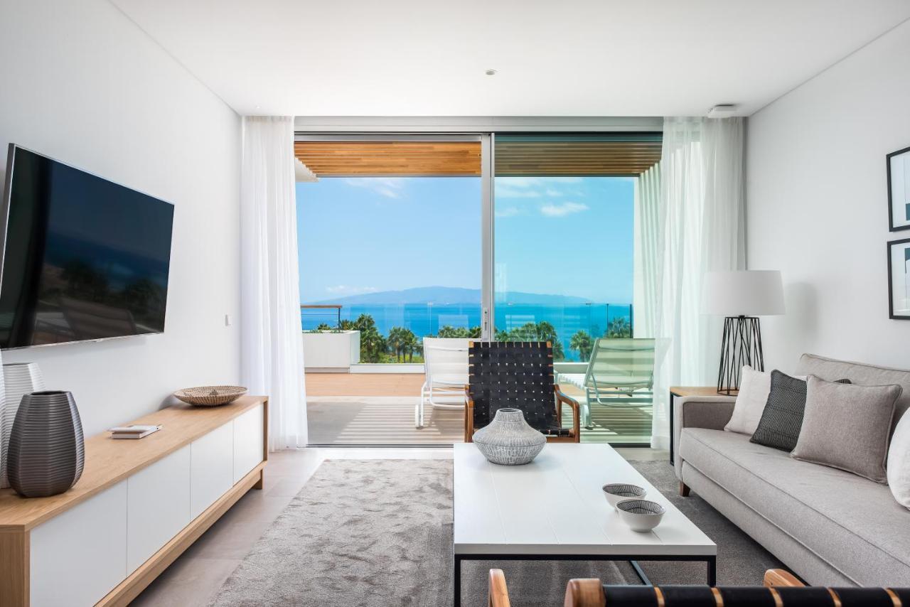Two-Bedroom Suite Sea View