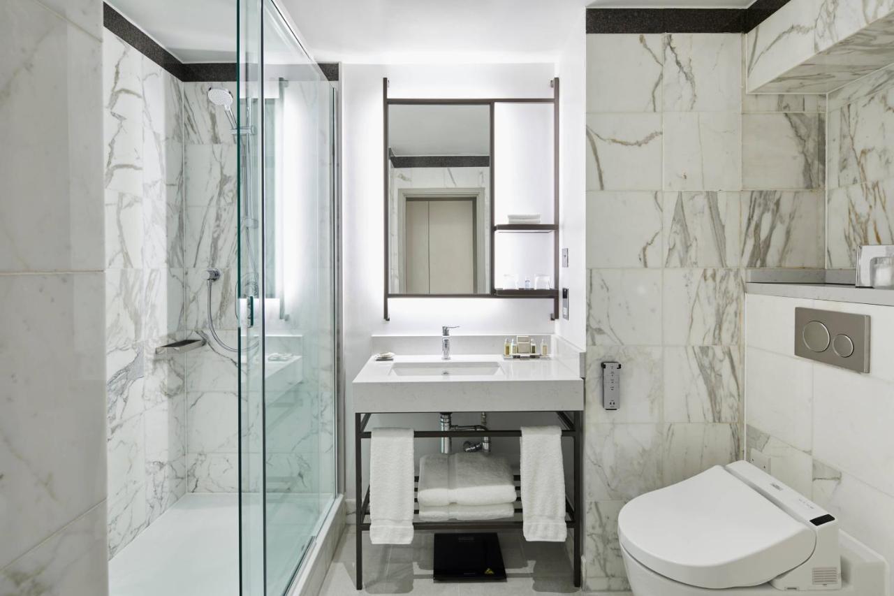 Executive Zimmer Kingsize-Bett und Zugang zur Executive Lounge
