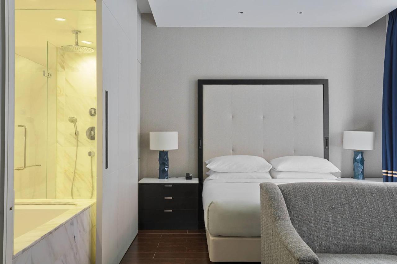 Suite mit Balkon und Zugang zur Executive Lounge