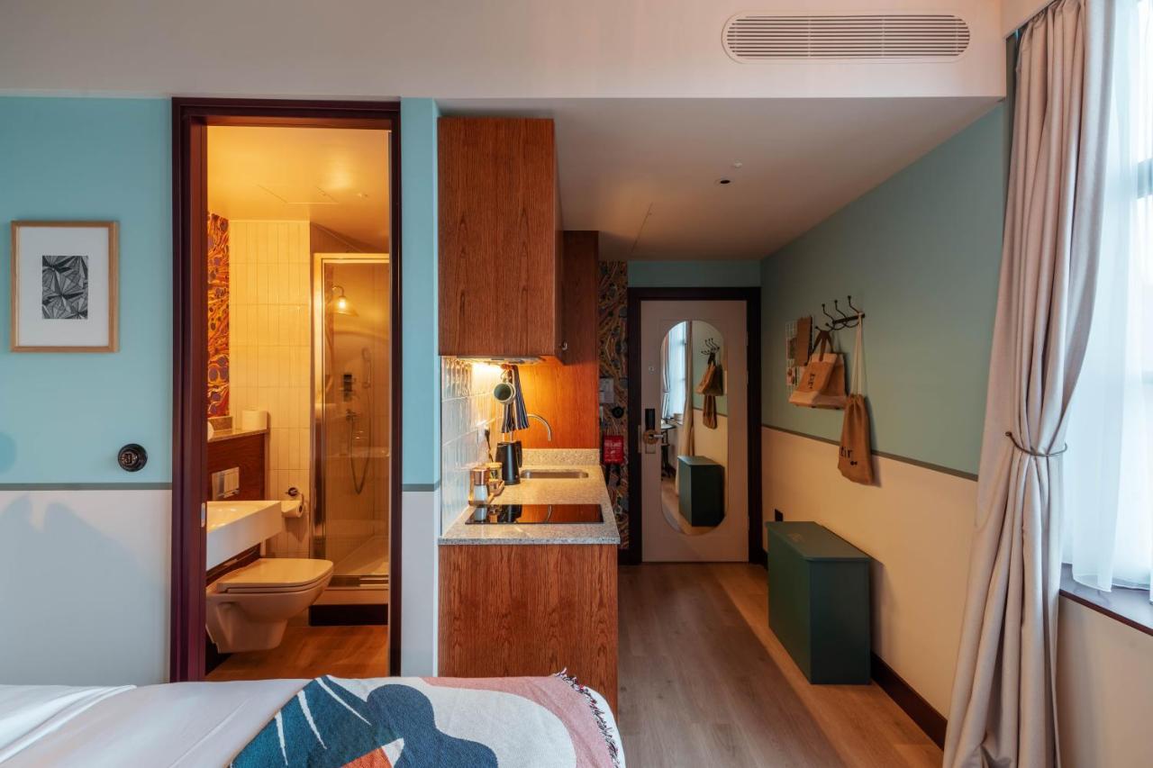 Studio,1774162675:JPEG