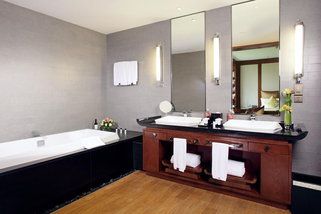 Executive Double Room with Lake View