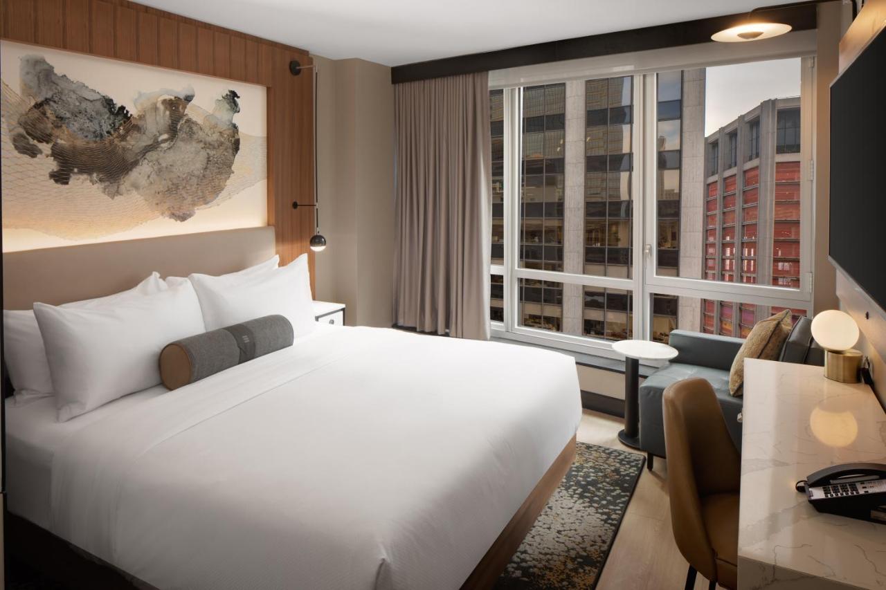 King Room with Roll-In Shower - Disability Access