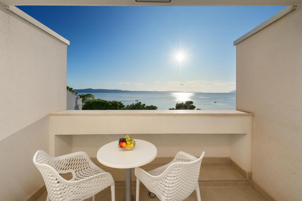 Special Offer - Comfort Double Room in Residence with Balcony, Partial Sea View, Drinks during Dinner, Parking and Sun Loungers