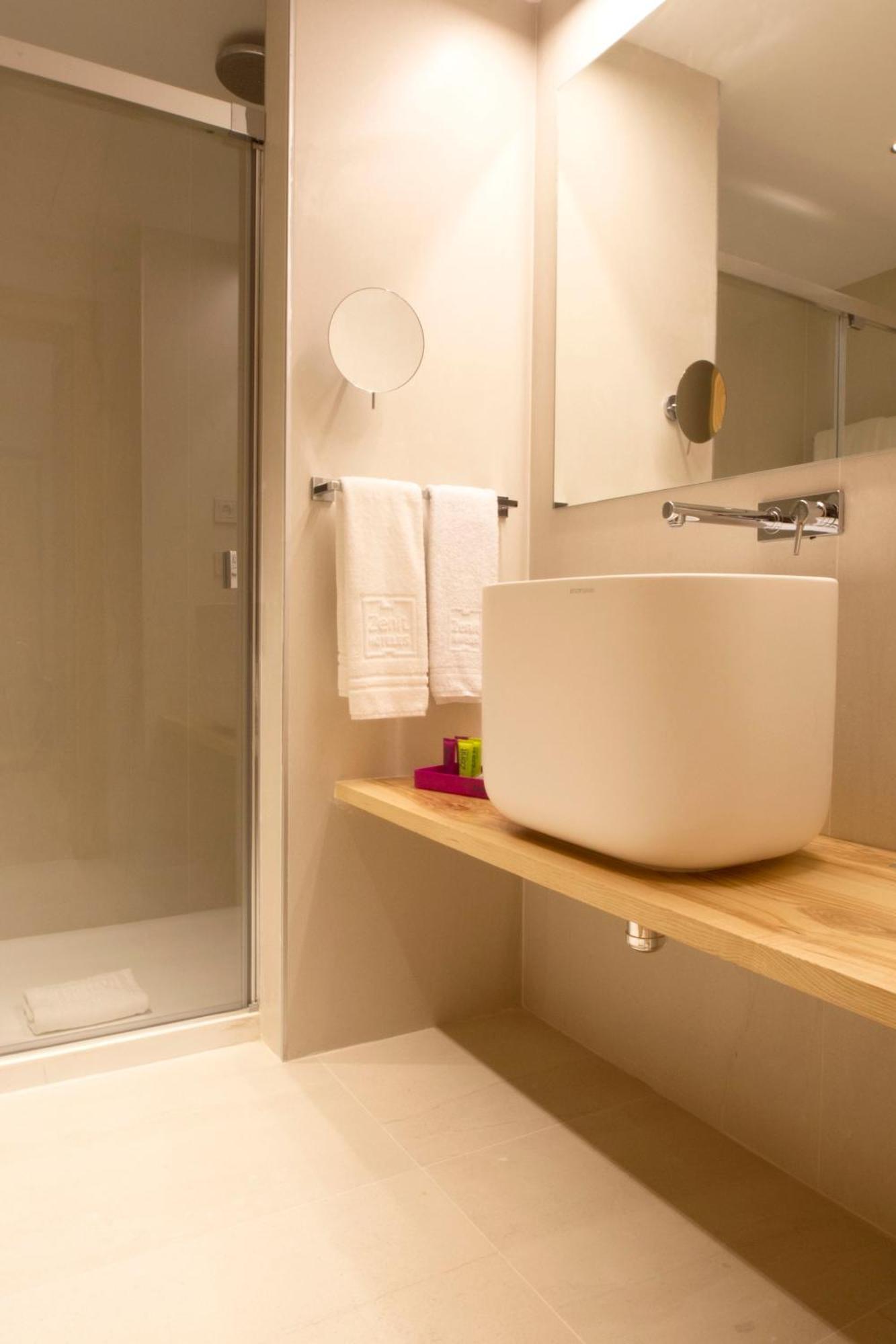 Premium Quadruple Room