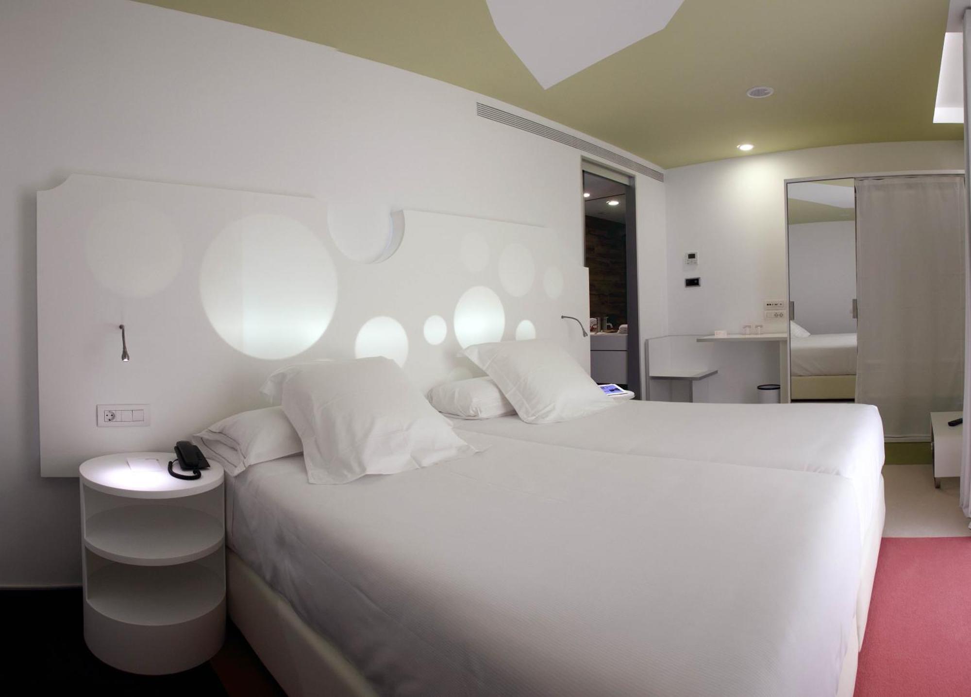 Standard Double or Twin Room,1207914556:JPEG