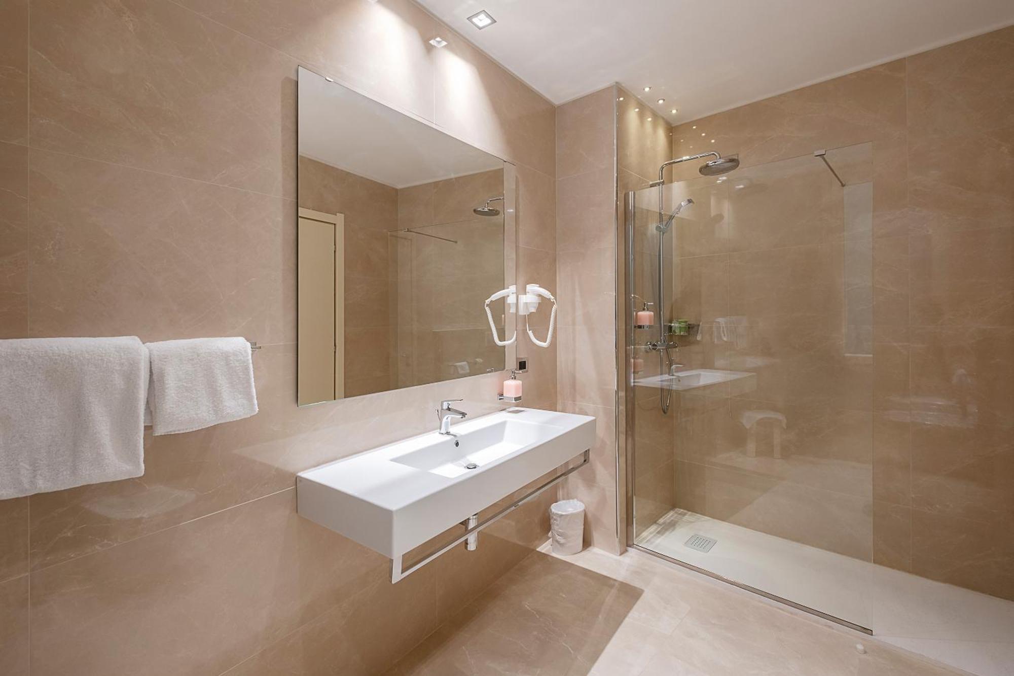 Triple Room,1209331246:JPEG