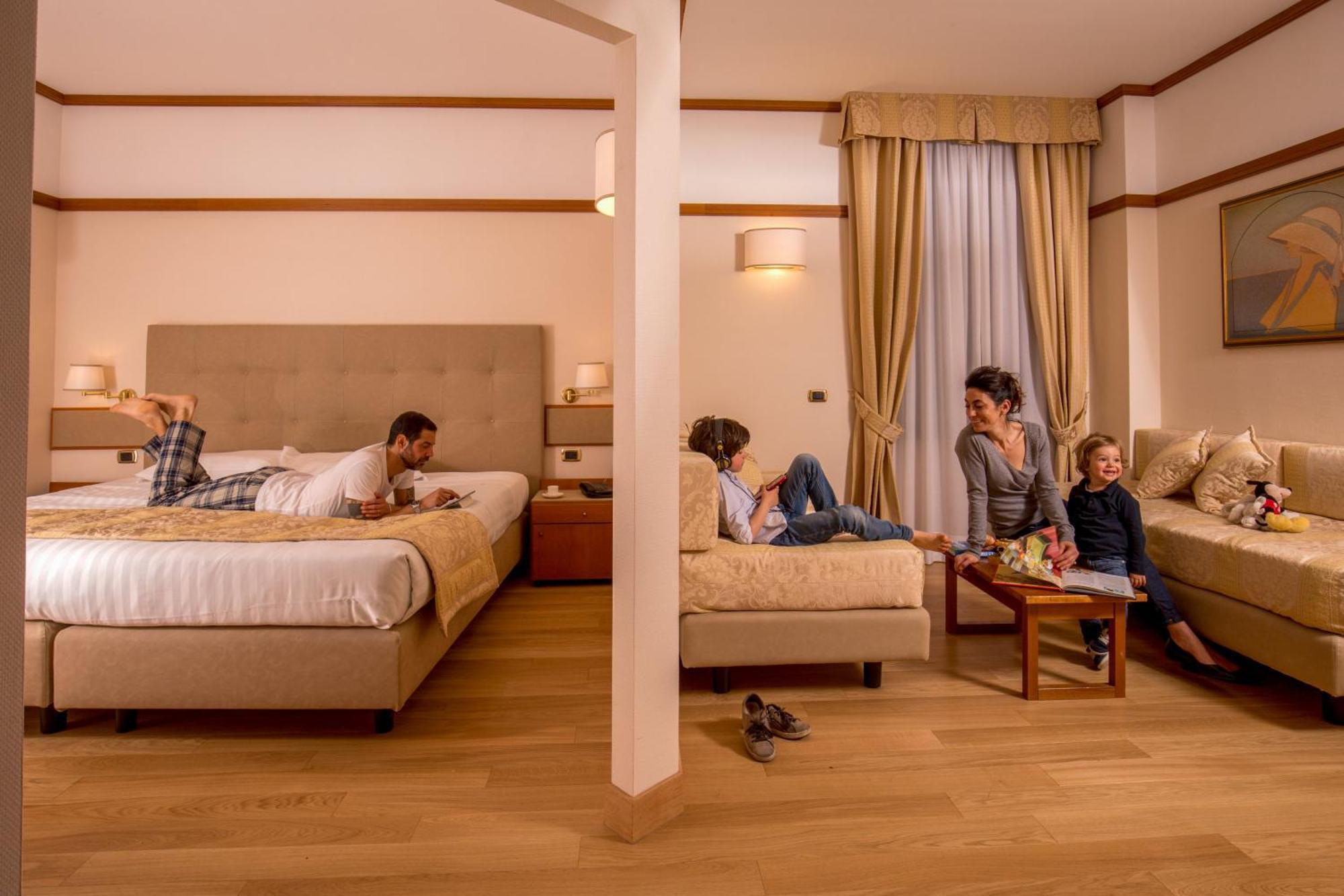 Chambre Familiale (2 Adultes et 2 Enfants)