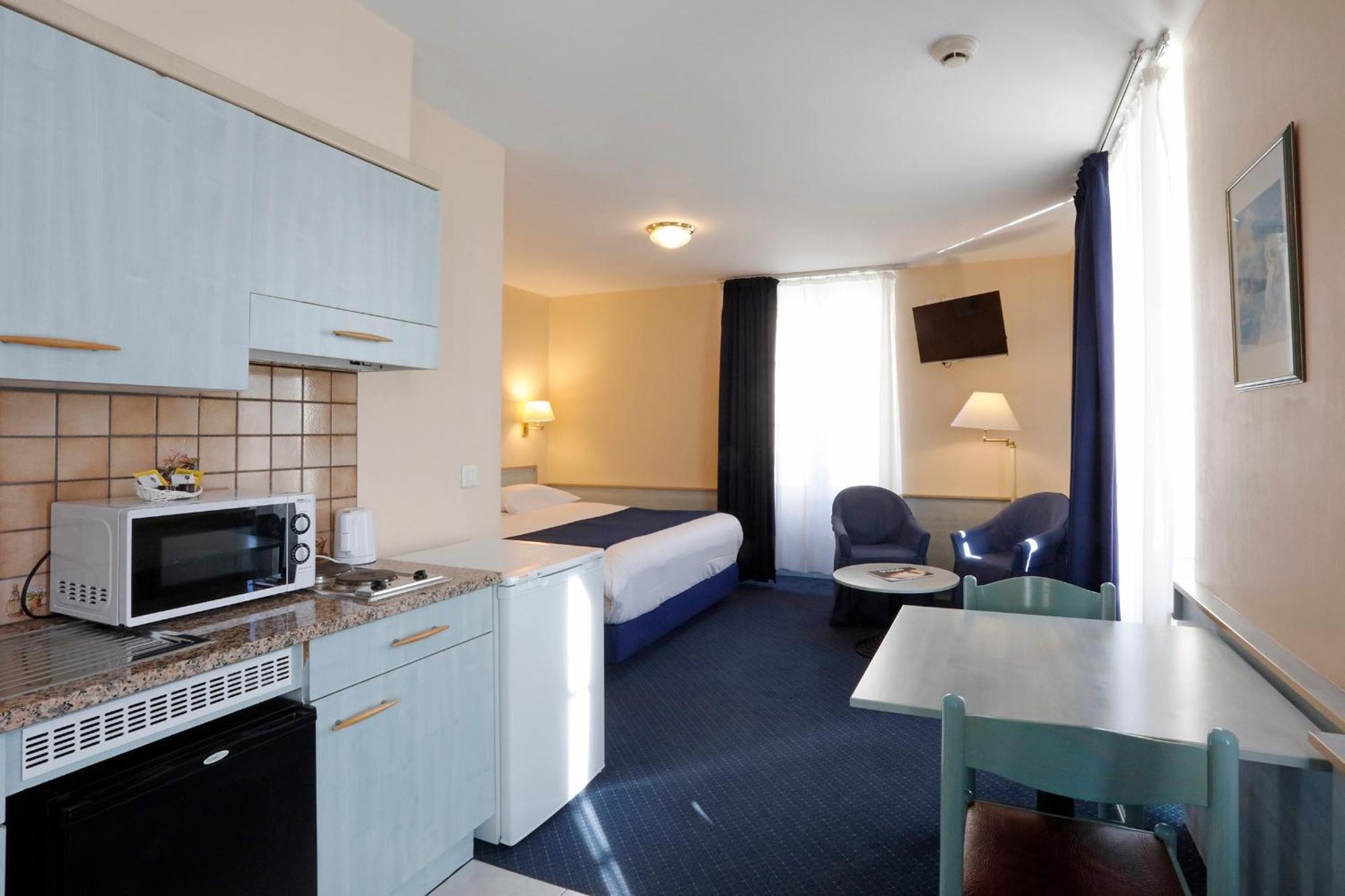 Superior Double Room Kitchenette