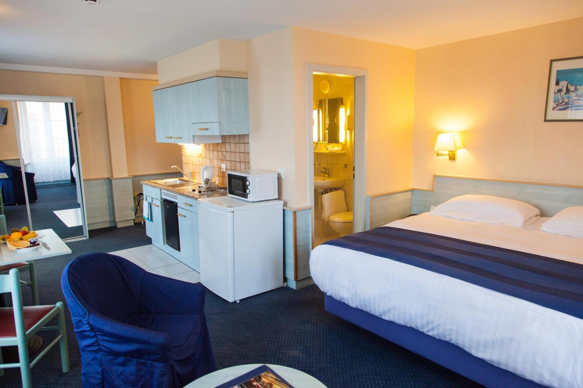 Superior Double Room Kitchenette