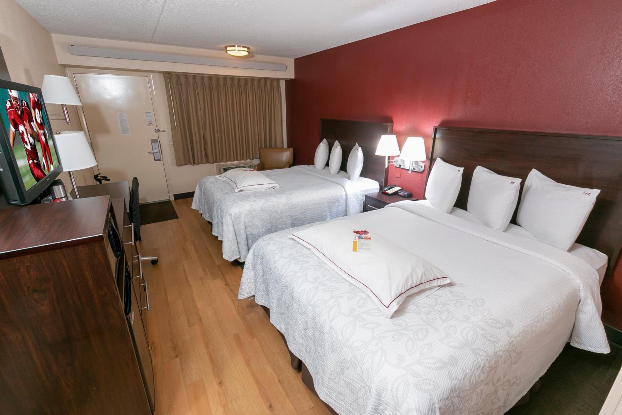 Premium Room Two Double Beds Smoke Upgraded Bedding & Snack