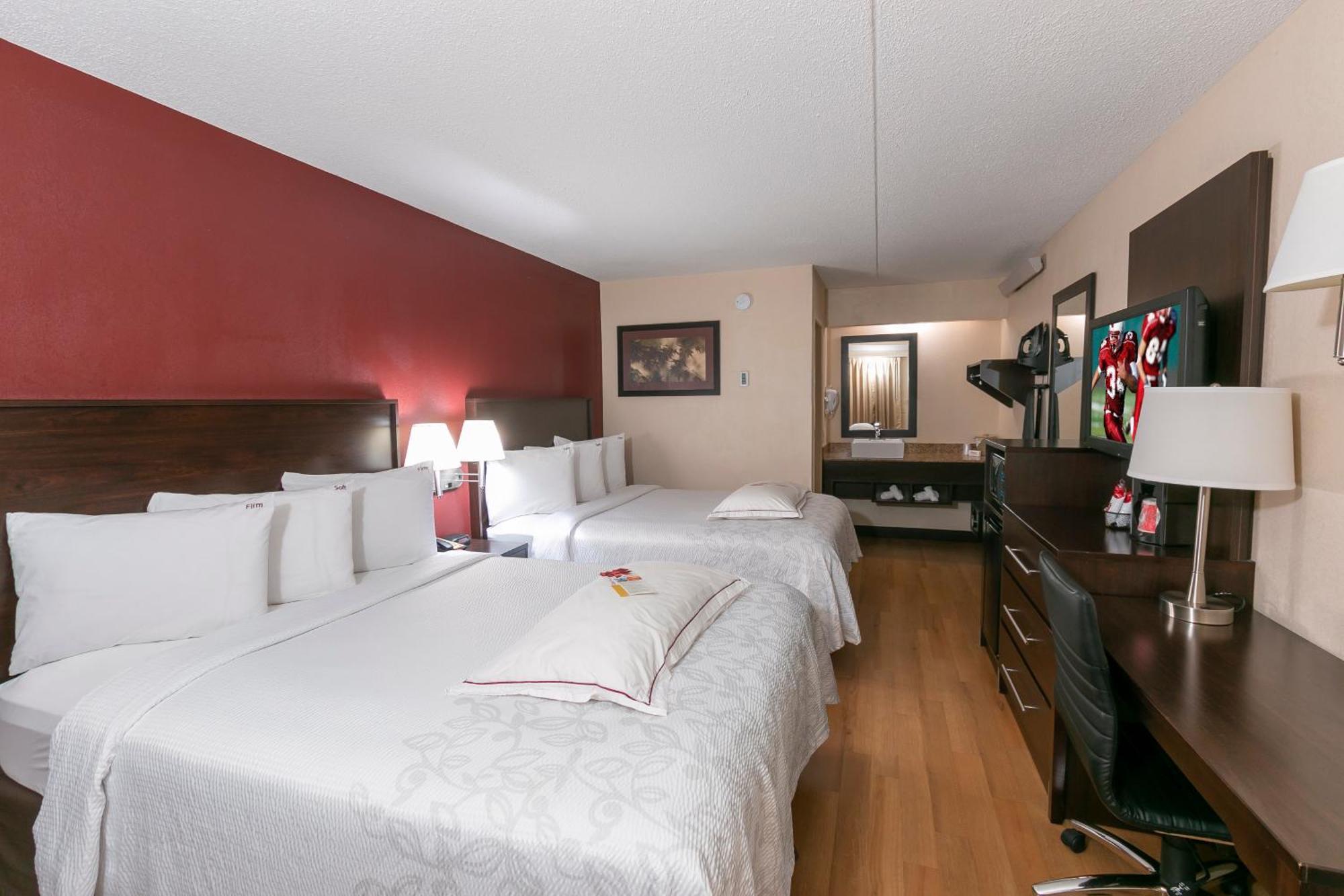 Premium Room Two Double Beds Smoke Upgraded Bedding & Snack