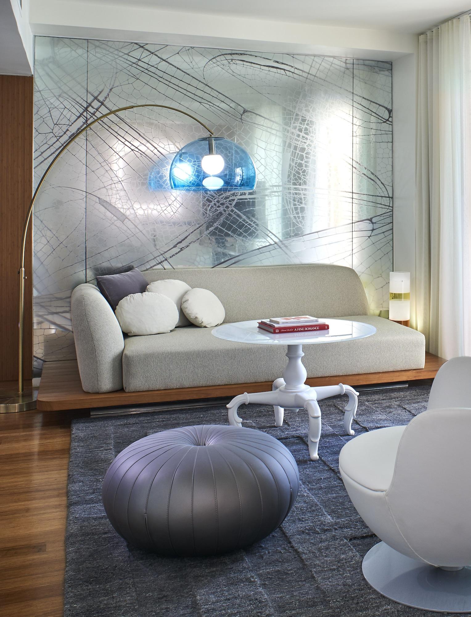 Suite Estudio con balcón y cama extragrande
