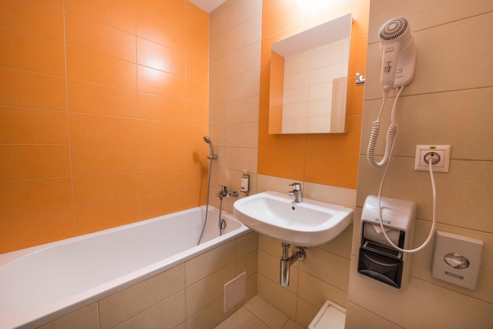 Doppelzimmer mit Balkon