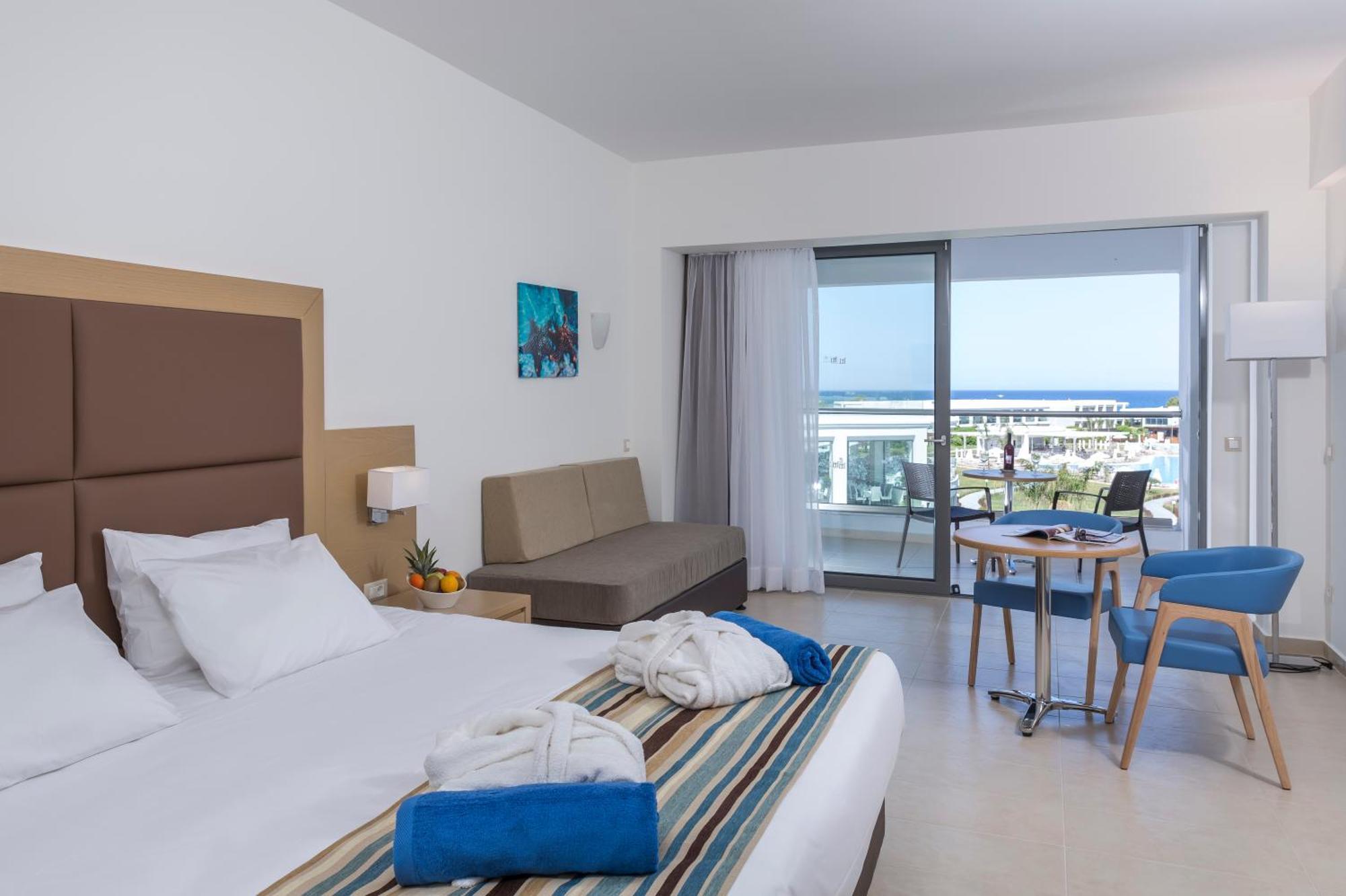 Double or Twin Room Sea View