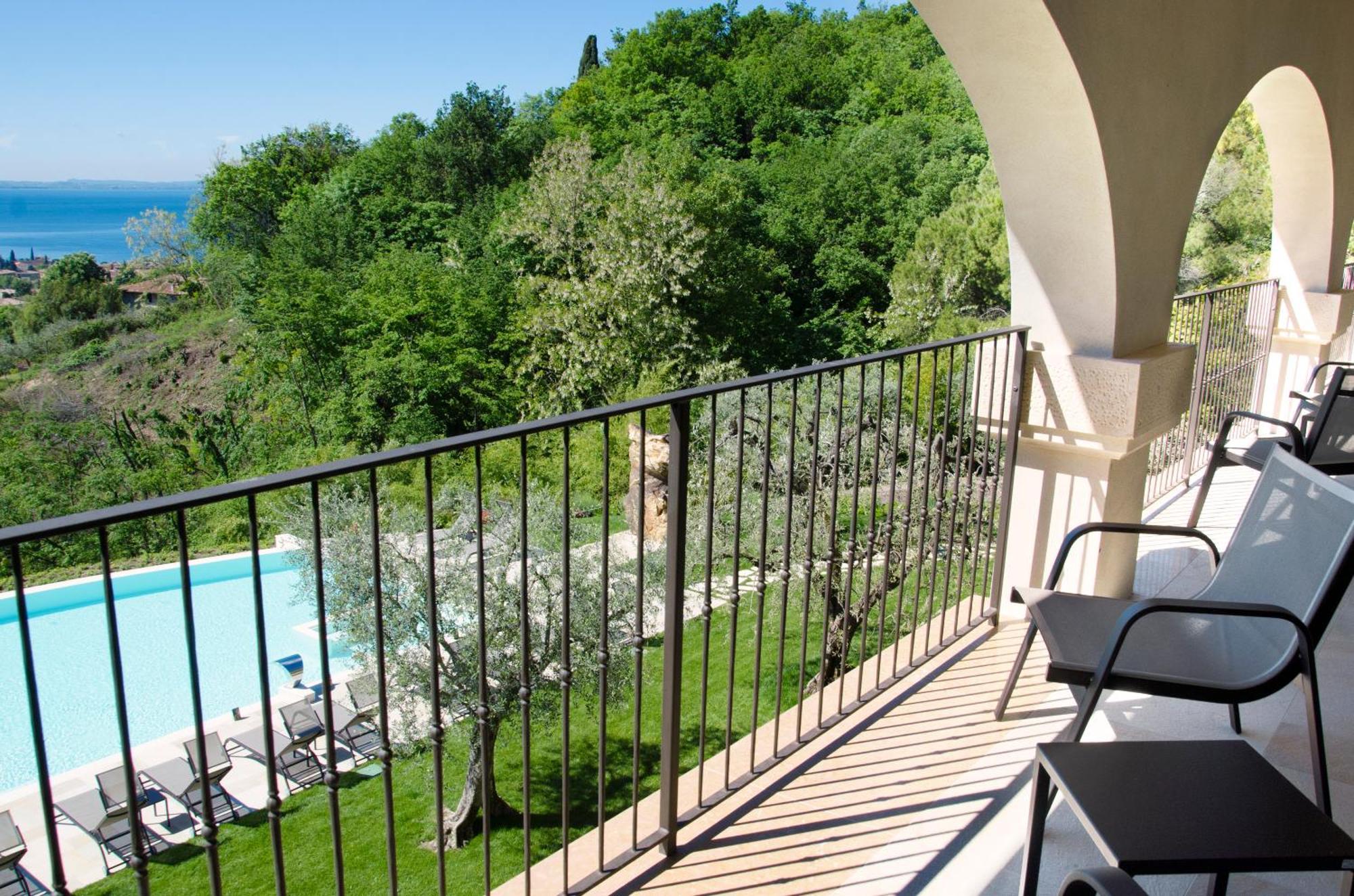 Junior Suite with Balcony and Lake View,1216253113:JPEG