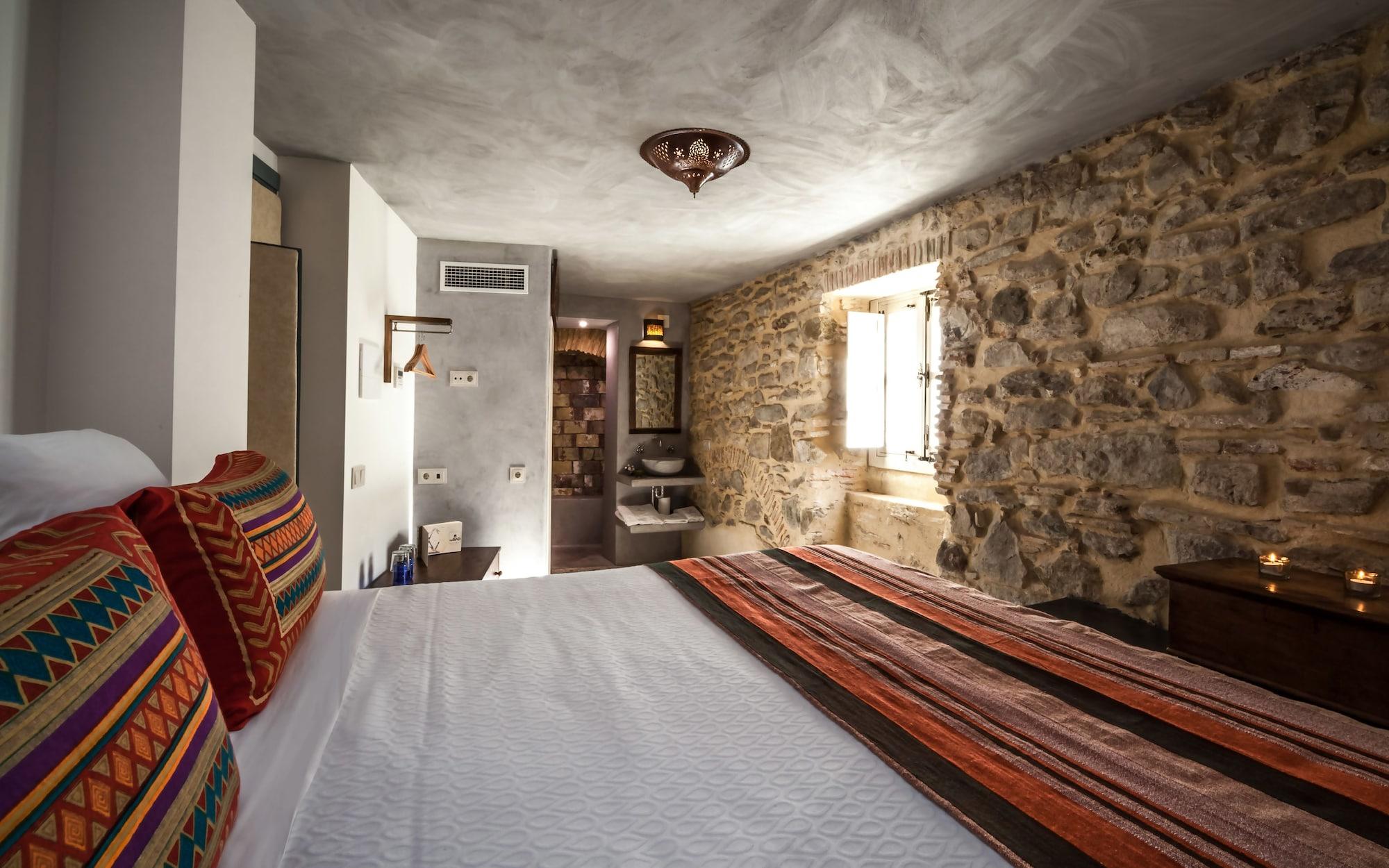Standard Queen Room