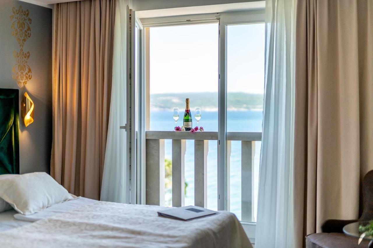 Deluxe Double Room with Sea View,1237999096:JPEG