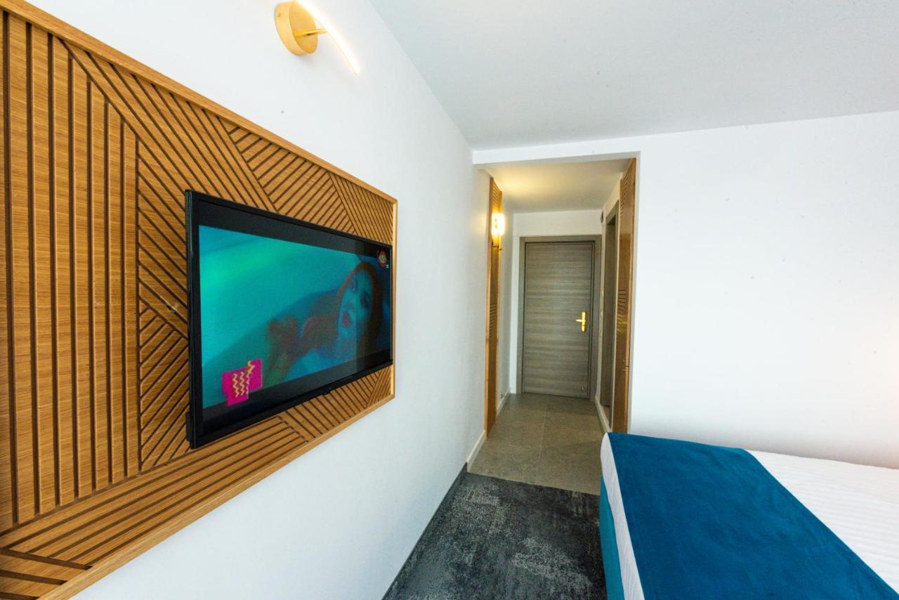 Vista Double Room Pool View
