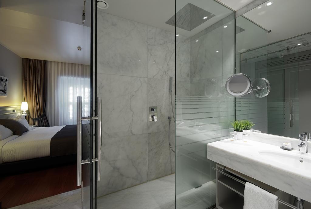 Quarto Premium com Cama de Casal ou 2 de Solteiro