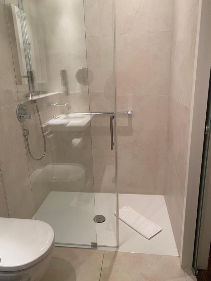 Superior Single Room,1258443100:JPEG