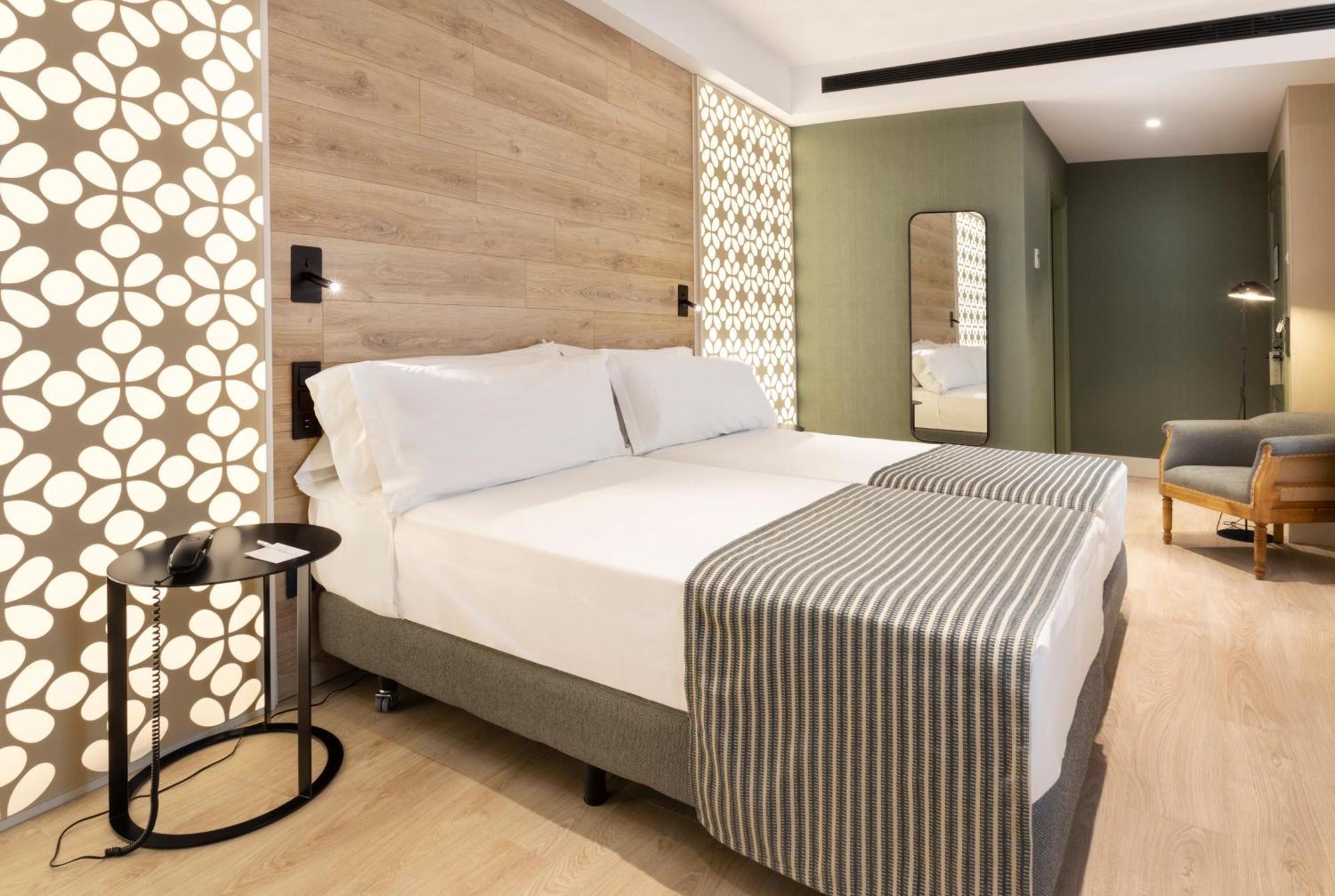 Premium Double or Twin Room,1436365630:JPEG