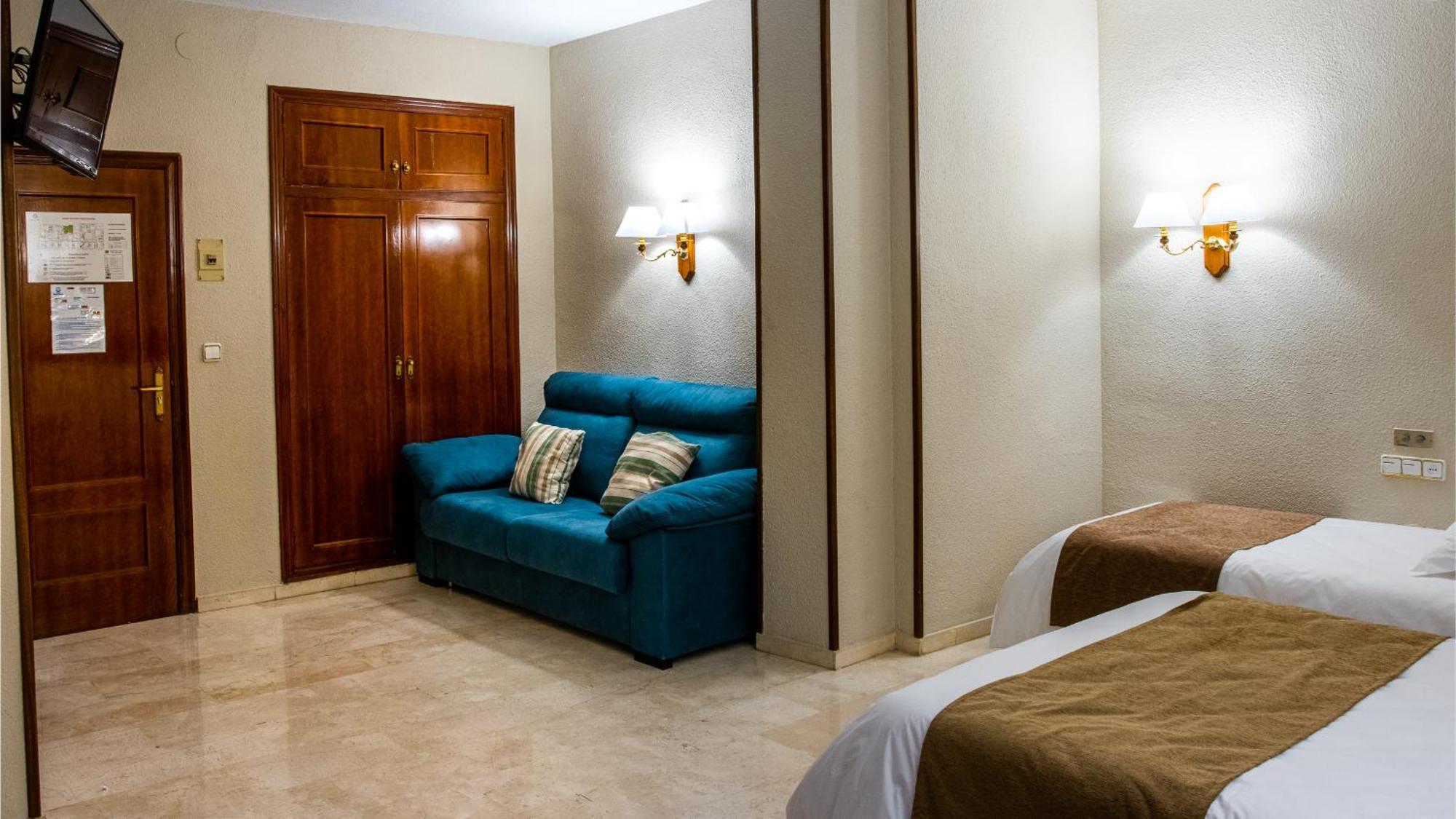 Triple Room