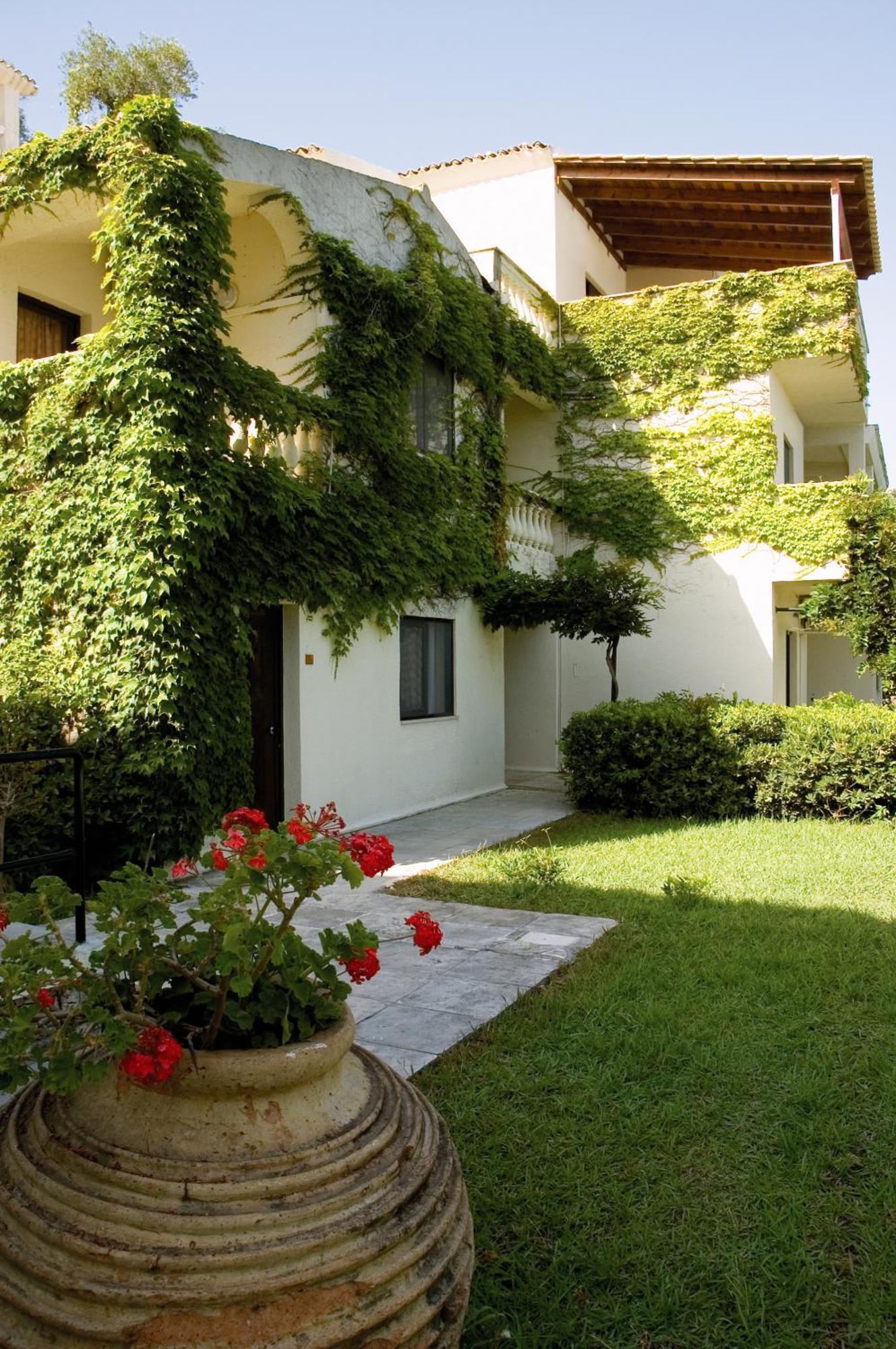 Bungalow Garden View