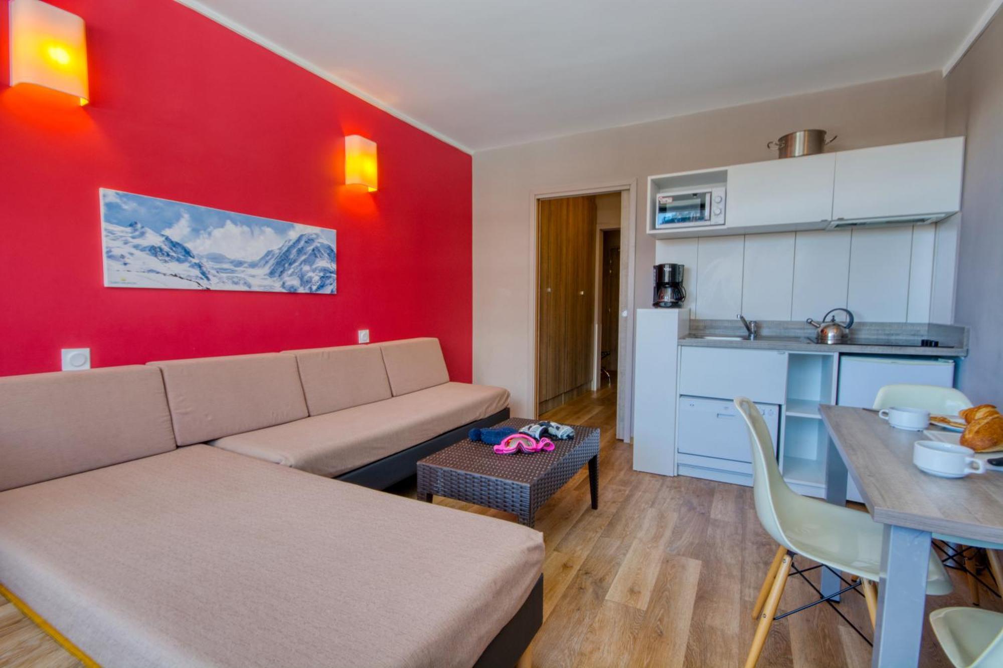 One-Bedroom Apartment